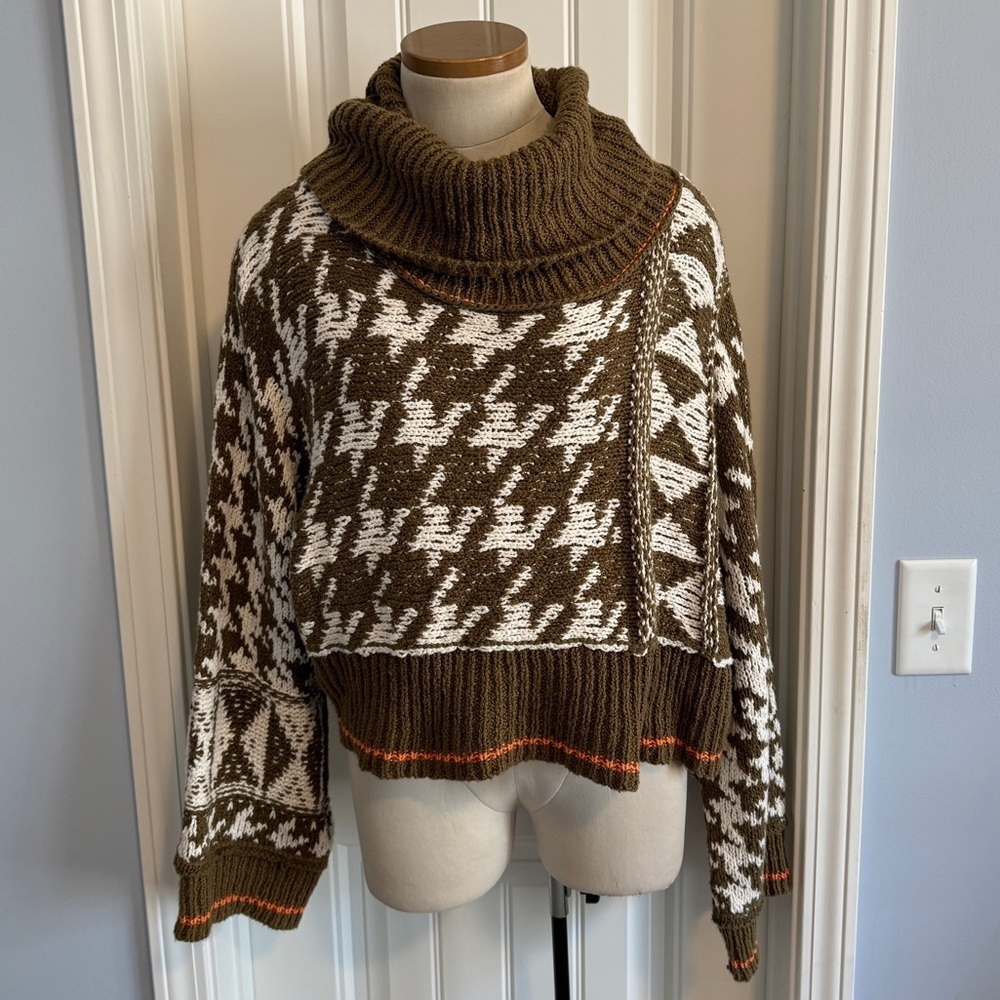 Free People Small Jupiter Sweater ~ Houndstooth Cropped Oversized Cowl Neck - Picture 2 of 8
